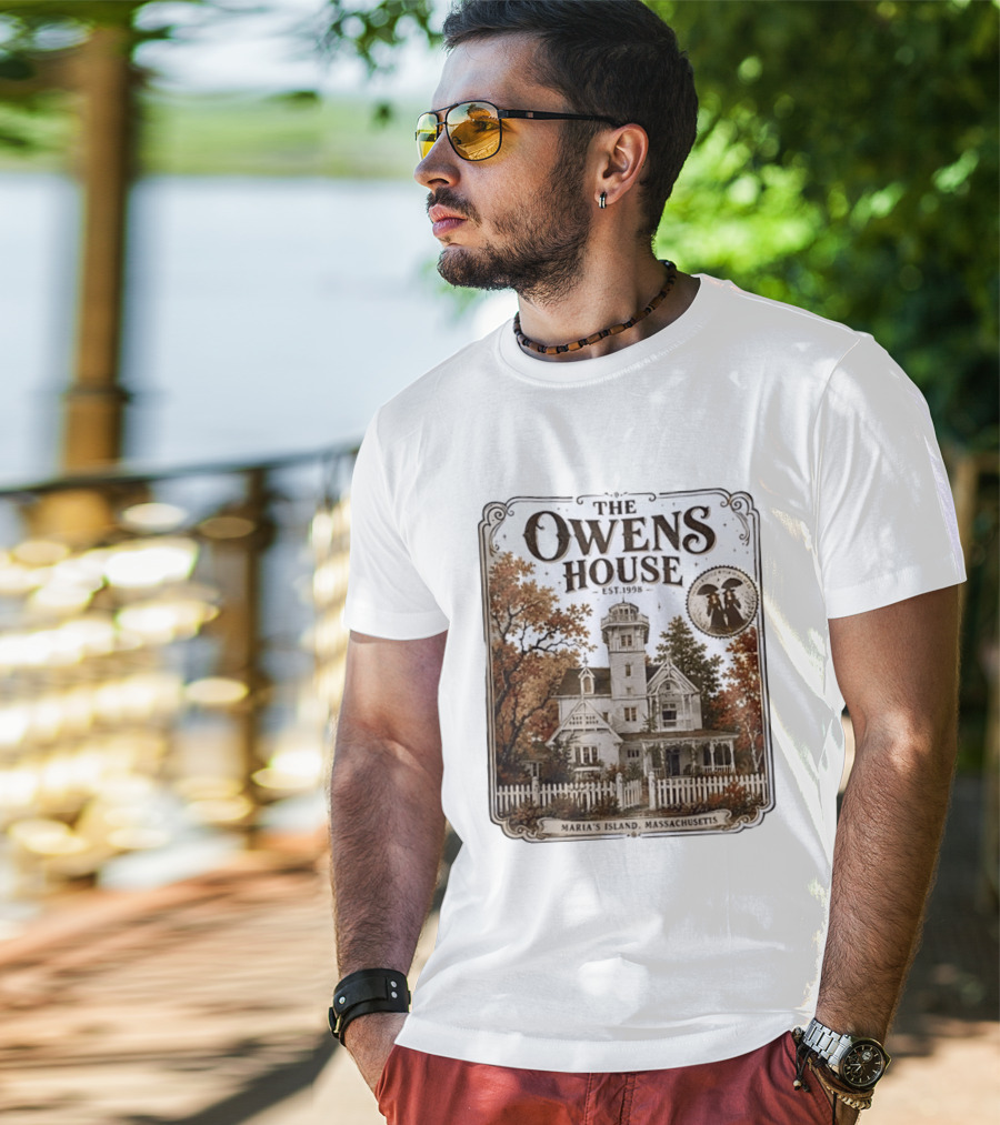 The Owens House Est 1998 Maria's Island Massachusetts Vintage Gothic Mansion T-Shirt