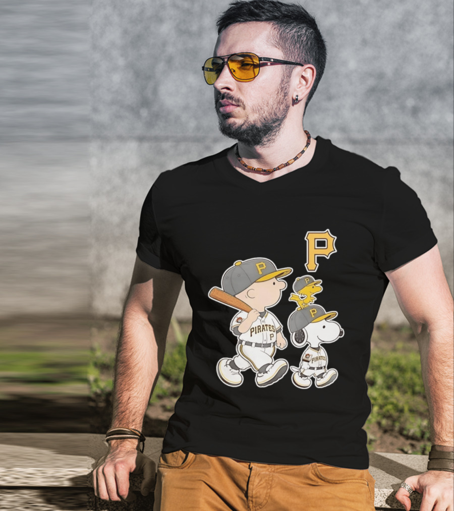 Woodstock Snoopy Charlie Brown Pittsburgh Pirates Baseball P T-Shirt