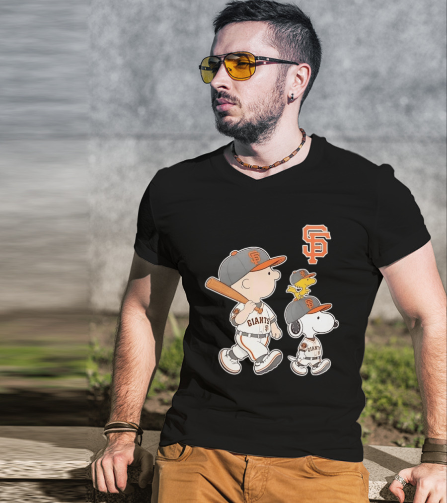 Woodstock Charlie Brown Snoopy San Francisco Giants Baseball Team T-Shirt