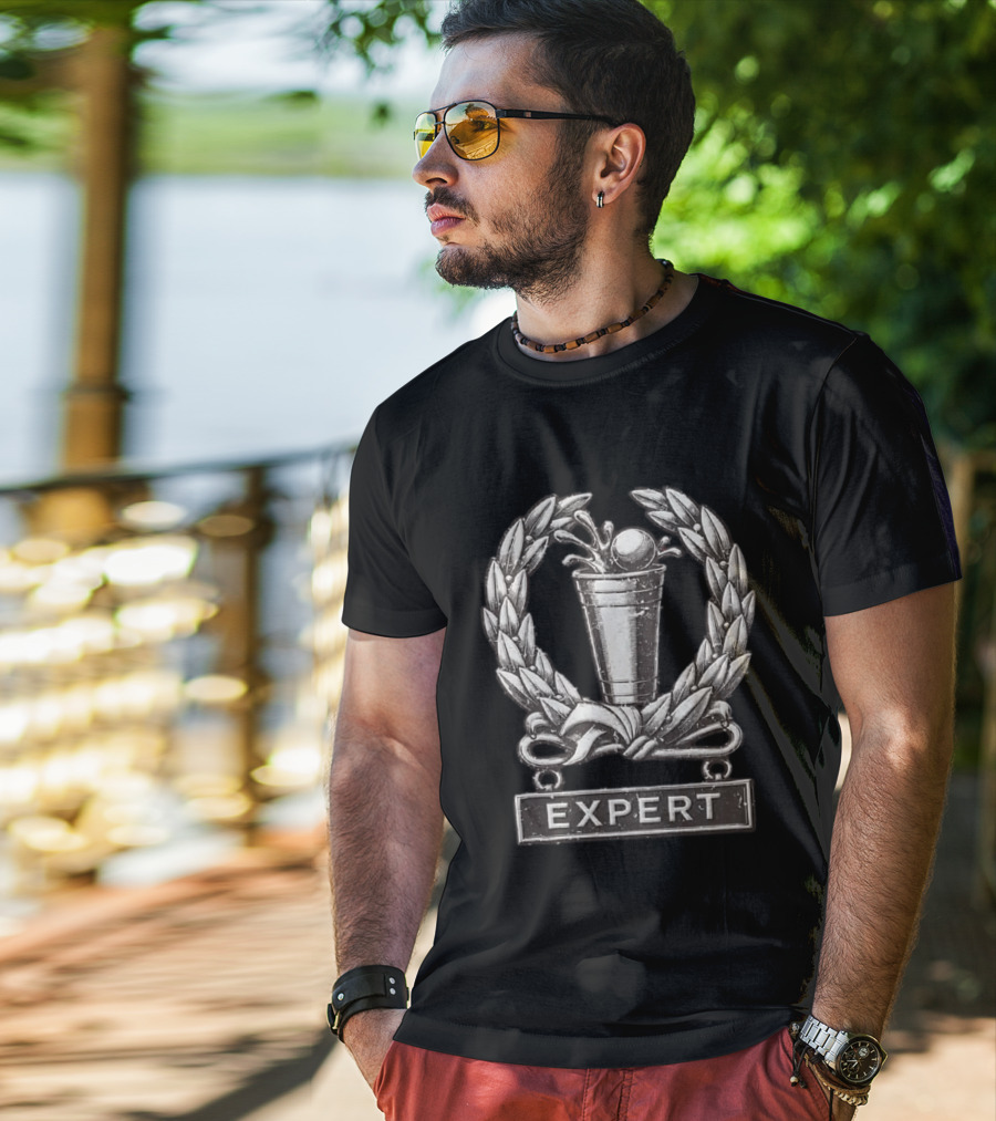 Beer Pong Expert Laurel Wreath Trophy Winner Cup Competition T-Shirt