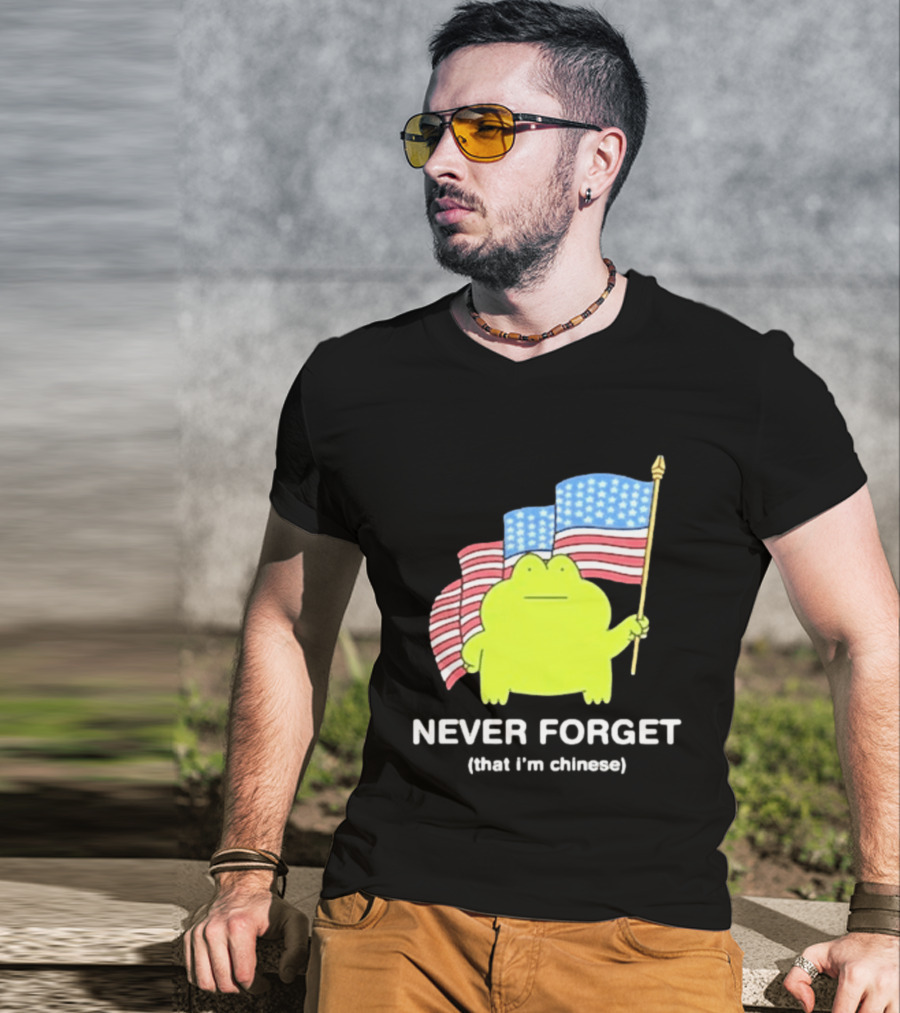 Frog Holding American Flags Never Forget That I'm Chinese T-Shirt