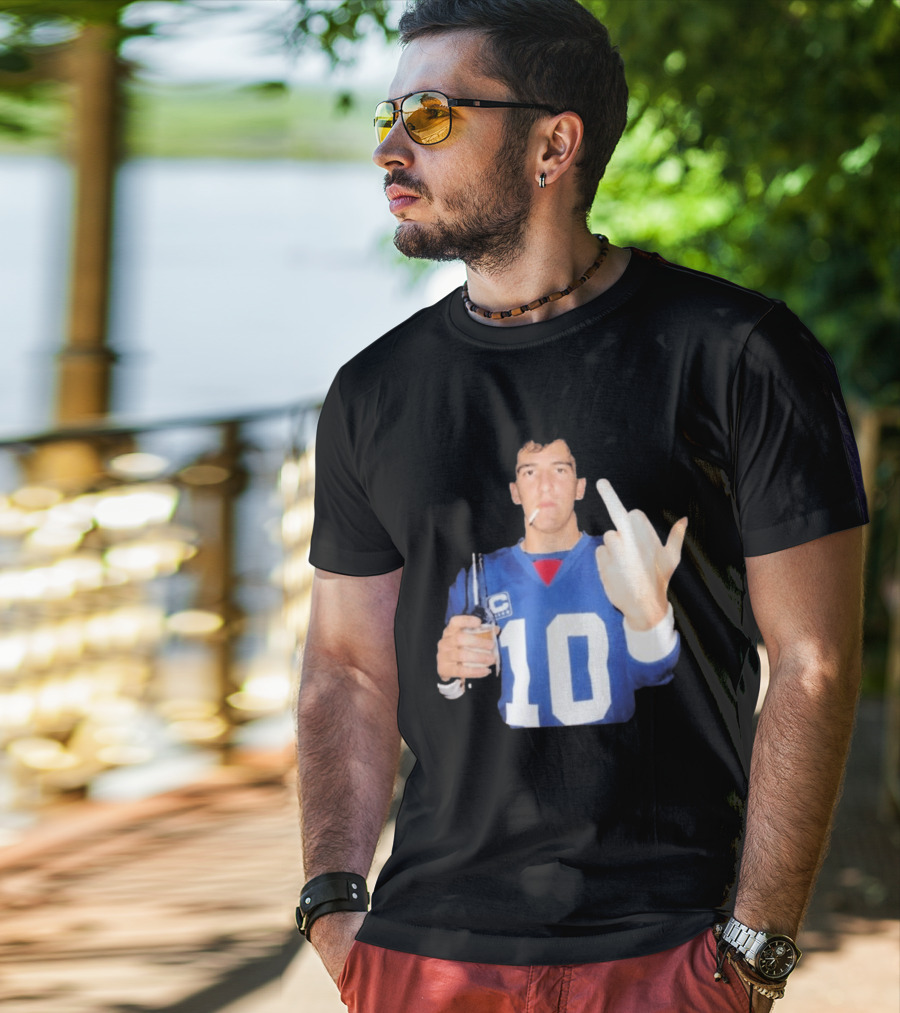Eli Manning Jersey Smoking Gesture Middle Finger 10 T-Shirt