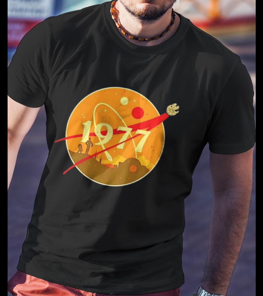 Star Wars 1977 Millennium Falcon Space Desert Silhouette Planetary Orbit T-Shirt