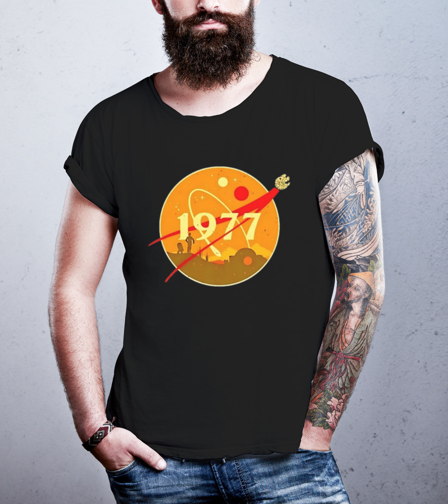 Star Wars 1977 Millennium Falcon Space Desert Silhouette Planetary Orbit T-Shirt