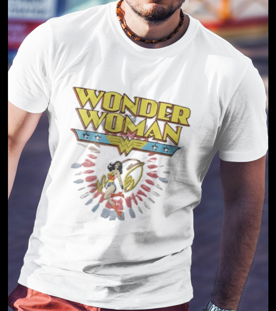 Wonder Woman Comic Superhero Swirling Golden Lasso T-Shirt