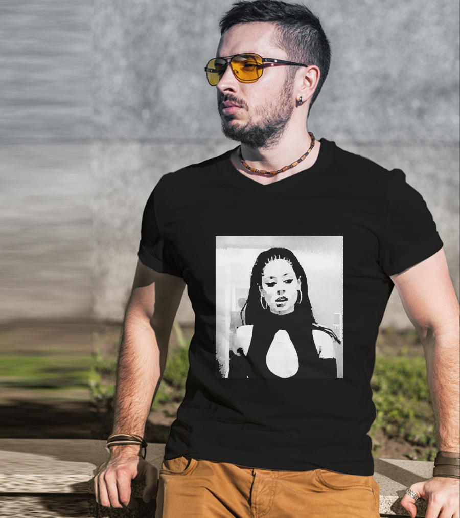 Maddy Euphoria Black And White Portrait Merch T-Shirt
