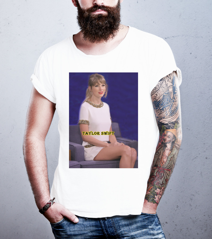 TAYLOR SWIFT Fans Theory About Actress In 10-Minute 'All Too Well' T-Shirt
