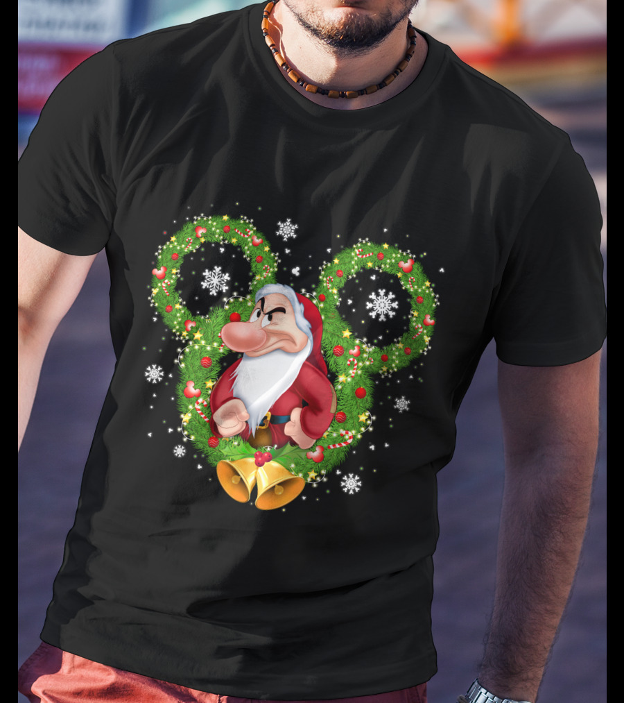 Grumpy Santa Dwarf In Wreath With Snowflakes And Bells T-Shirt