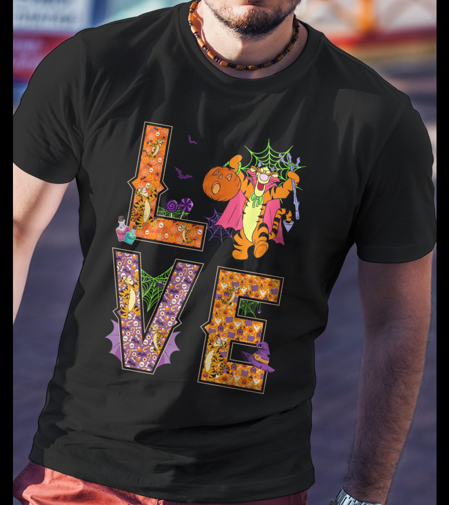 Love Tigger Halloween Pumpkin Spiderweb Vampire Costume T-Shirt