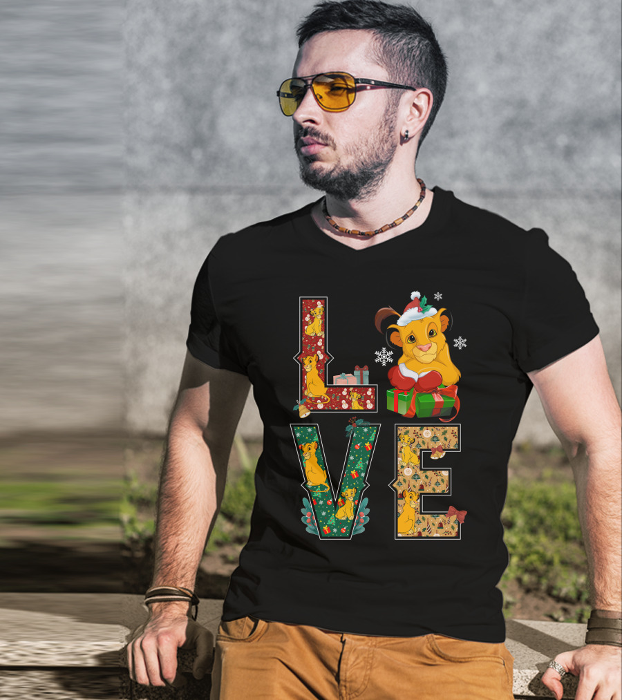 Love Christmas Simba Holiday Gifts And Decorations T-Shirt