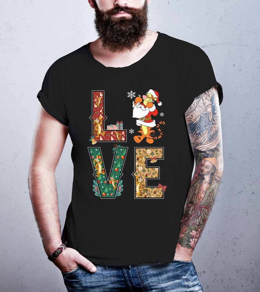 Love Tigger Christmas Santa Hat And Gifts T-Shirt