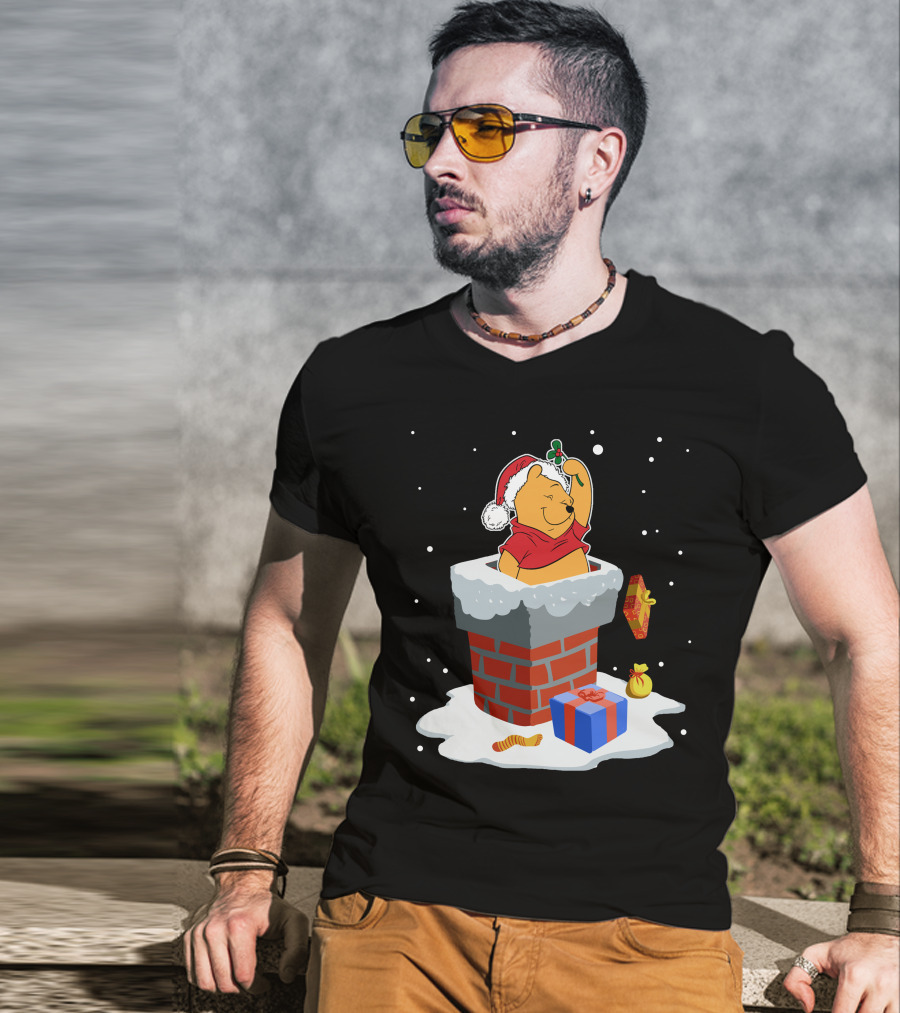 Winnie The Pooh Christmas Santa Chimney Holiday Mistletoe Snow Gifts T-Shirt