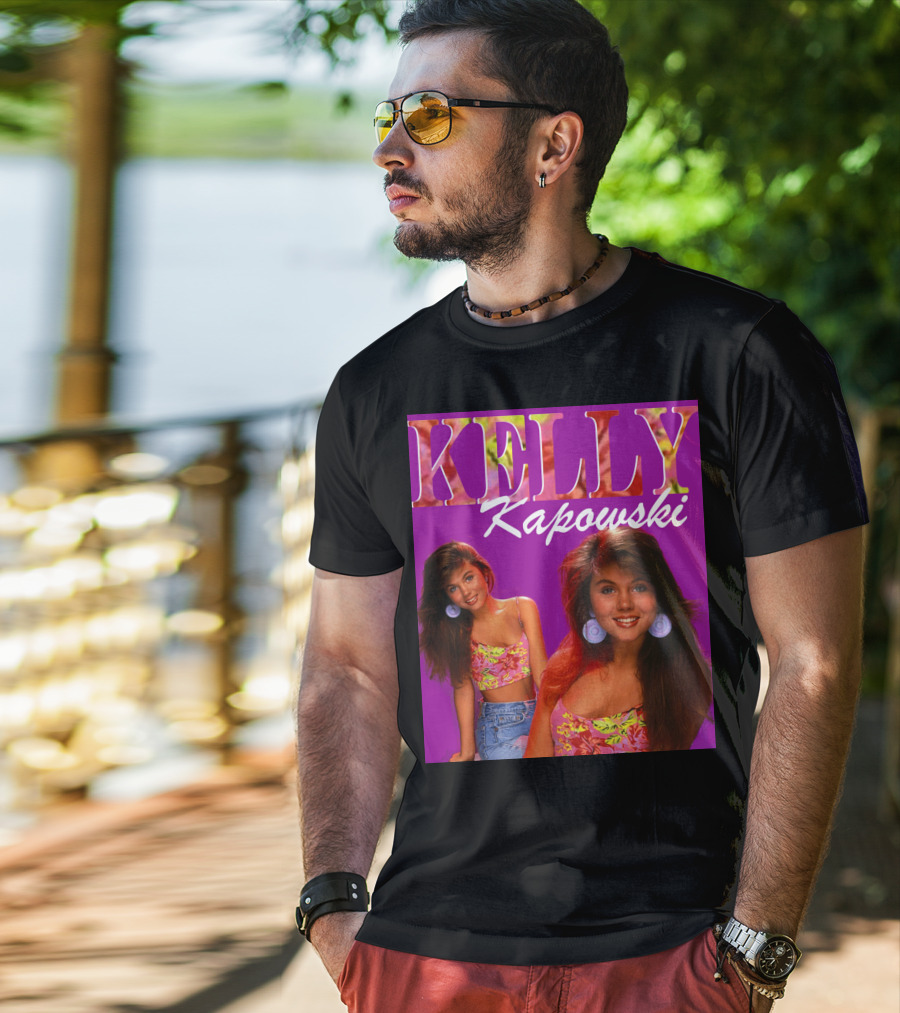 Kelly Kapowski Saved By The Bell 90s Iconic Style Retro Vibes T-Shirt