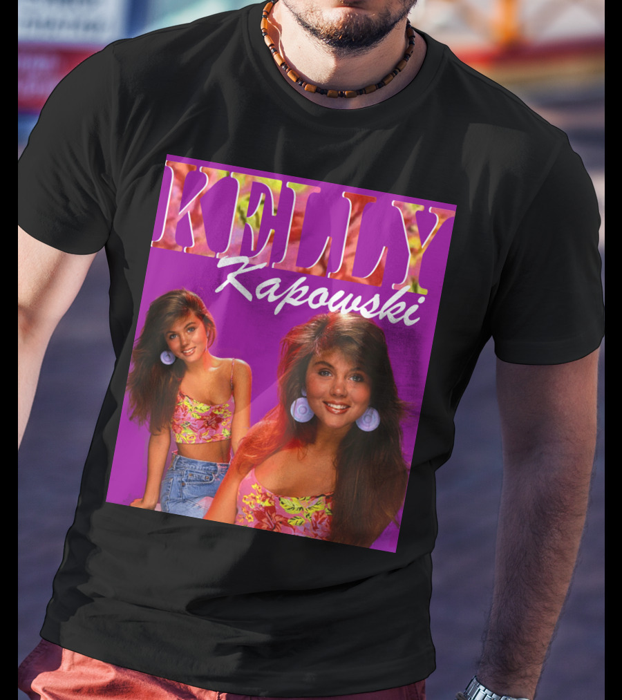 Kelly Kapowski Saved By The Bell 90s Iconic Style Retro Vibes T-Shirt