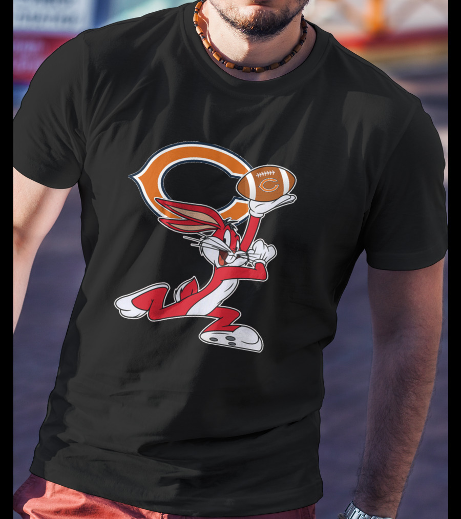 Chicago Bears Looney Tunes Bugs Bunny Football T-Shirt