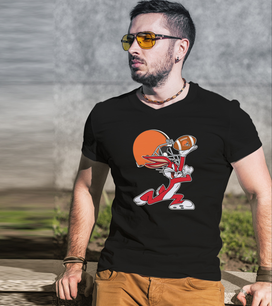 Cleveland Browns Bugs Bunny Football Chiefs T-Shirt