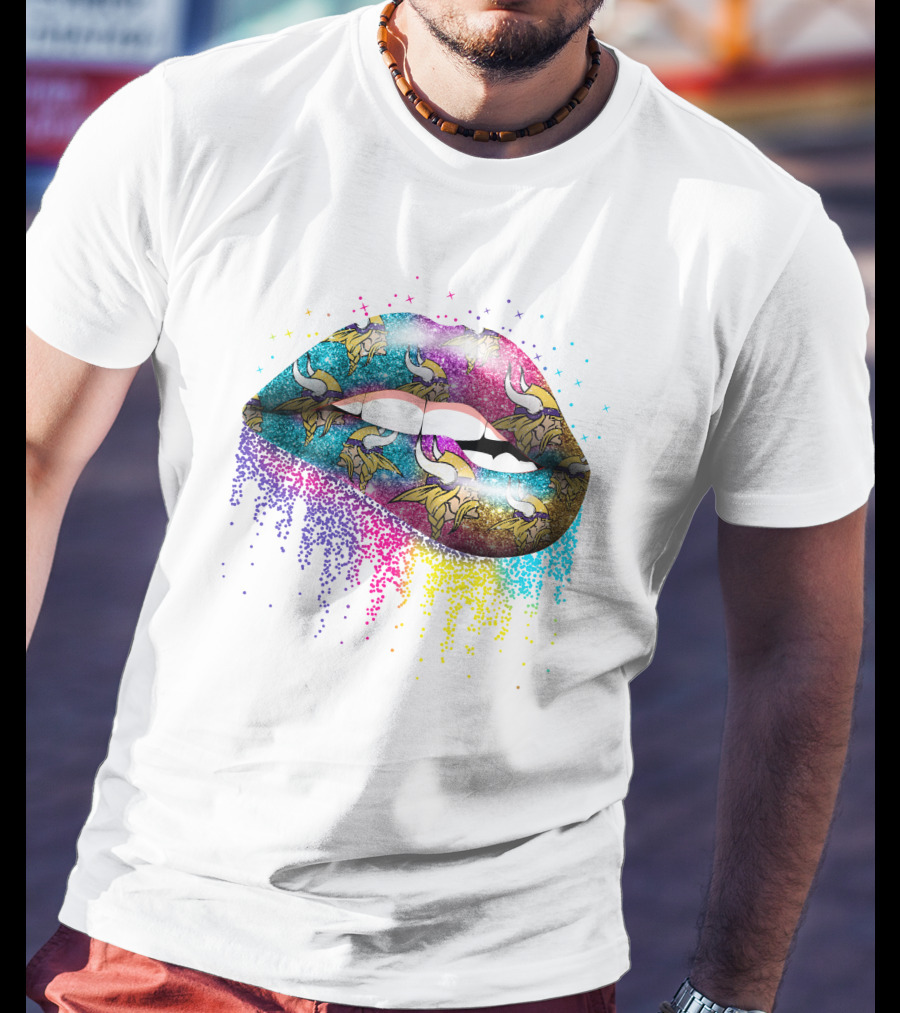 Minnesota Vikings Glitter Lips Multicolor Sparkle T-Shirt