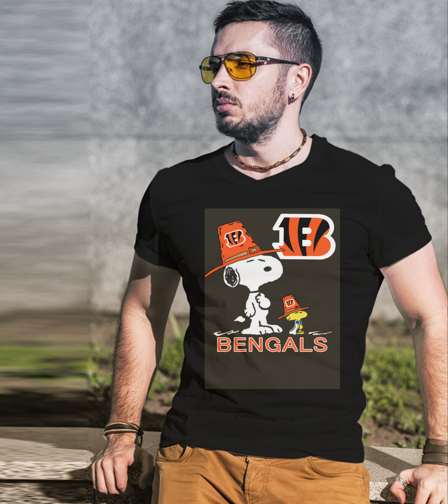 Bengals Snoopy And Woodstock In Team Hats T-Shirt