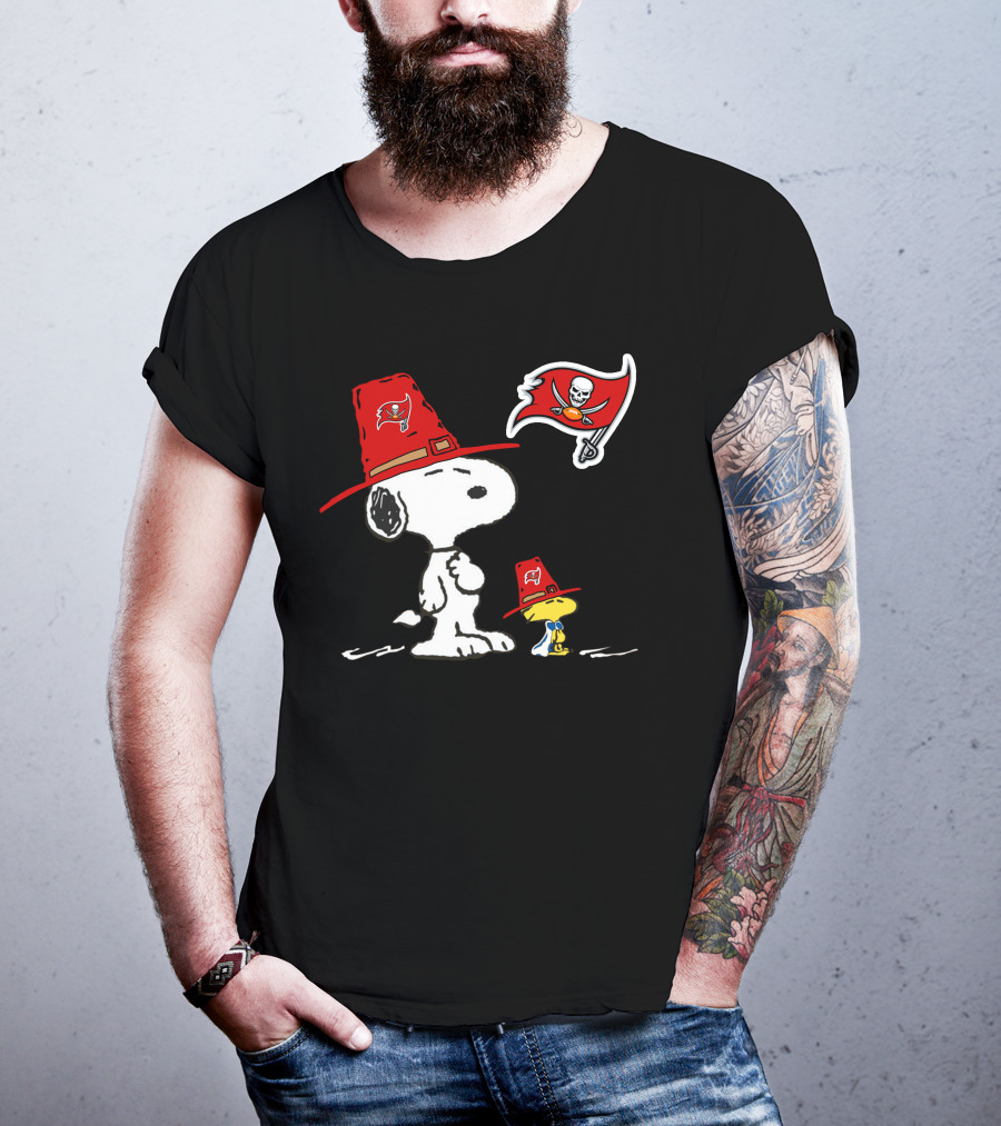 Buccaneers Snoopy And Woodstock With Tampa Bay Flag T-Shirt