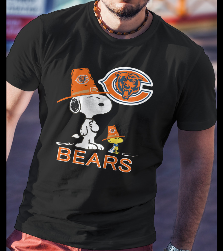 Chicago Bears Snoopy And Woodstock Thanksgiving Football T-Shirt