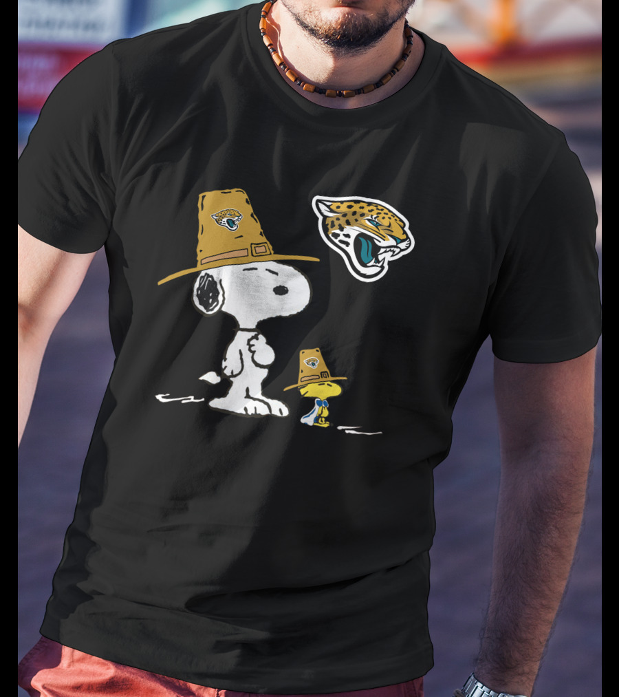 Snoopy And Woodstock With Jacksonville Jaguars Pilgrim Hats T-Shirt