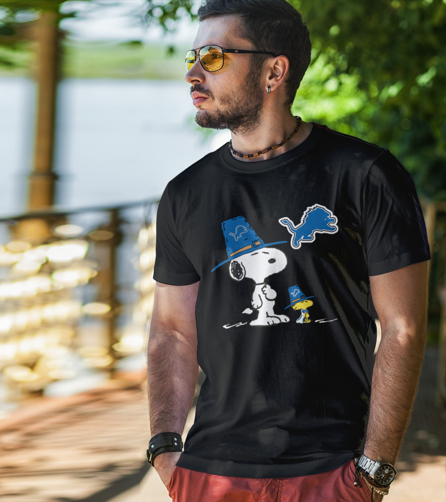 Snoopy Woodstock Detroit Lions Thanksgiving Pilgrim Hats T-Shirt