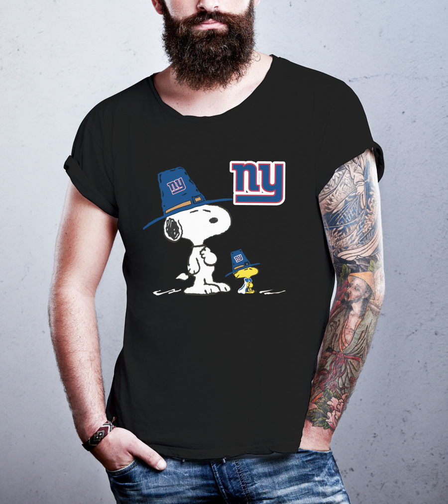 New York Giants Snoopy And Woodstock With Big Blue Hat T-Shirt