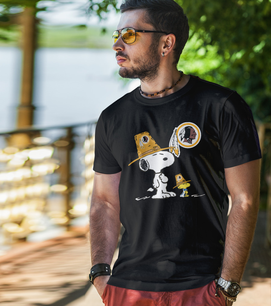 Snoopy And Woodstock Pilgrim Hats Washington Redskins T-Shirt