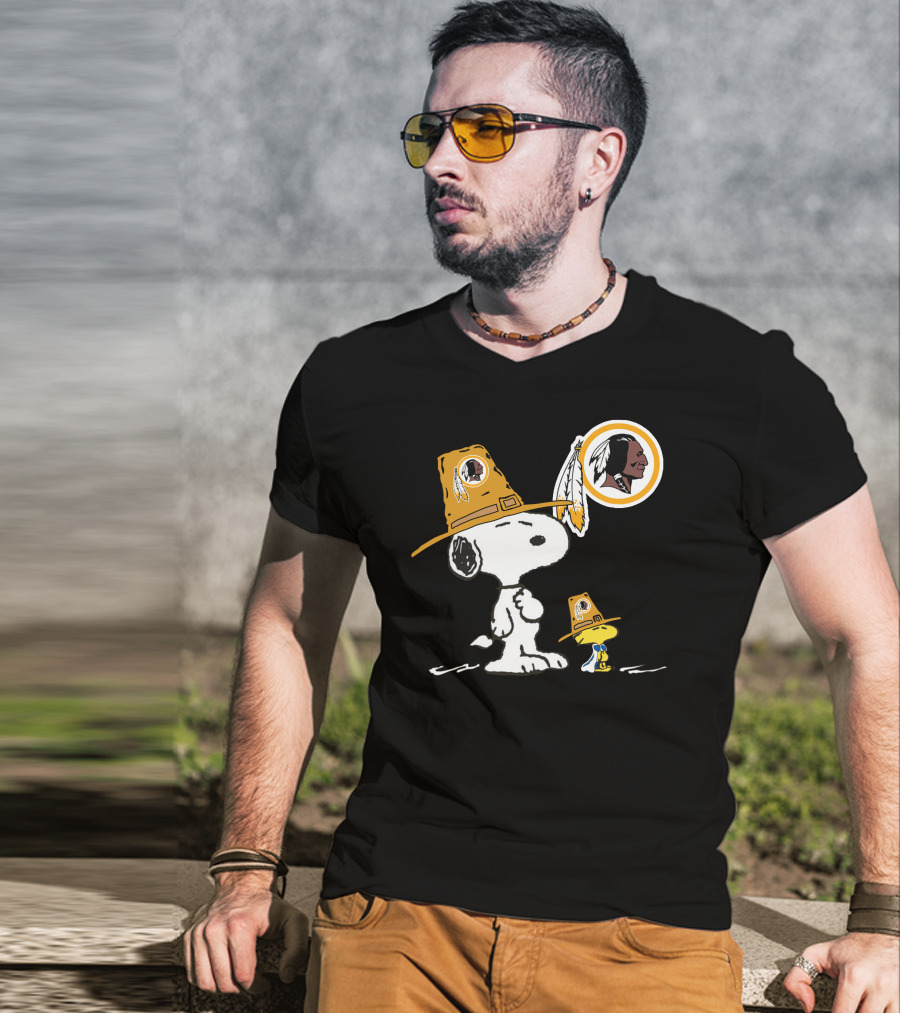 Snoopy And Woodstock Pilgrim Hats Washington Redskins T-Shirt