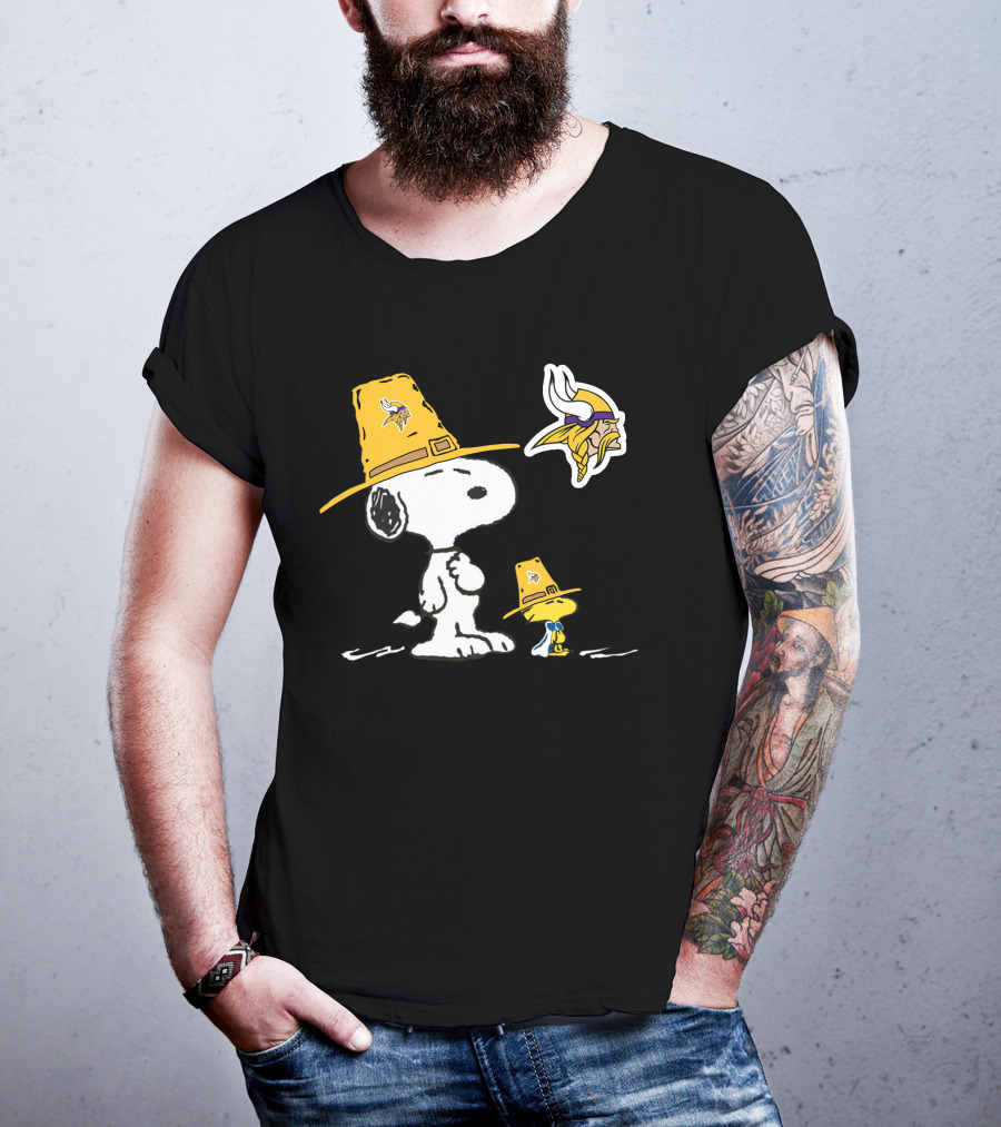 Vikings Snoopy And Woodstock Pilgrim Hats Nfl Mascot T-Shirt