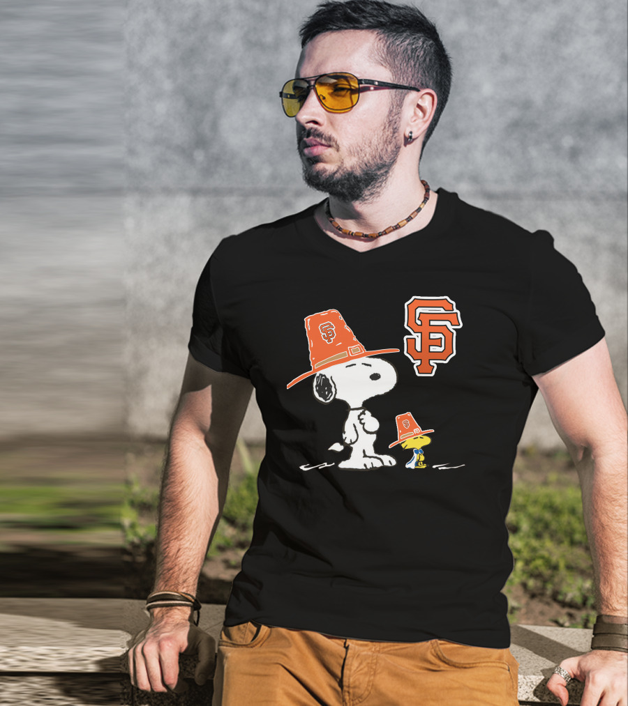 San Francisco Giants Snoopy Woodstock Thanksgiving Hat T-Shirt