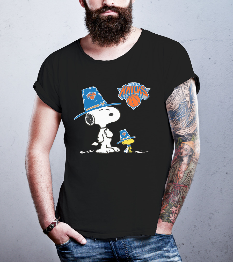 New York Knicks Snoopy And Woodstock Pilgrim Hats T-Shirt