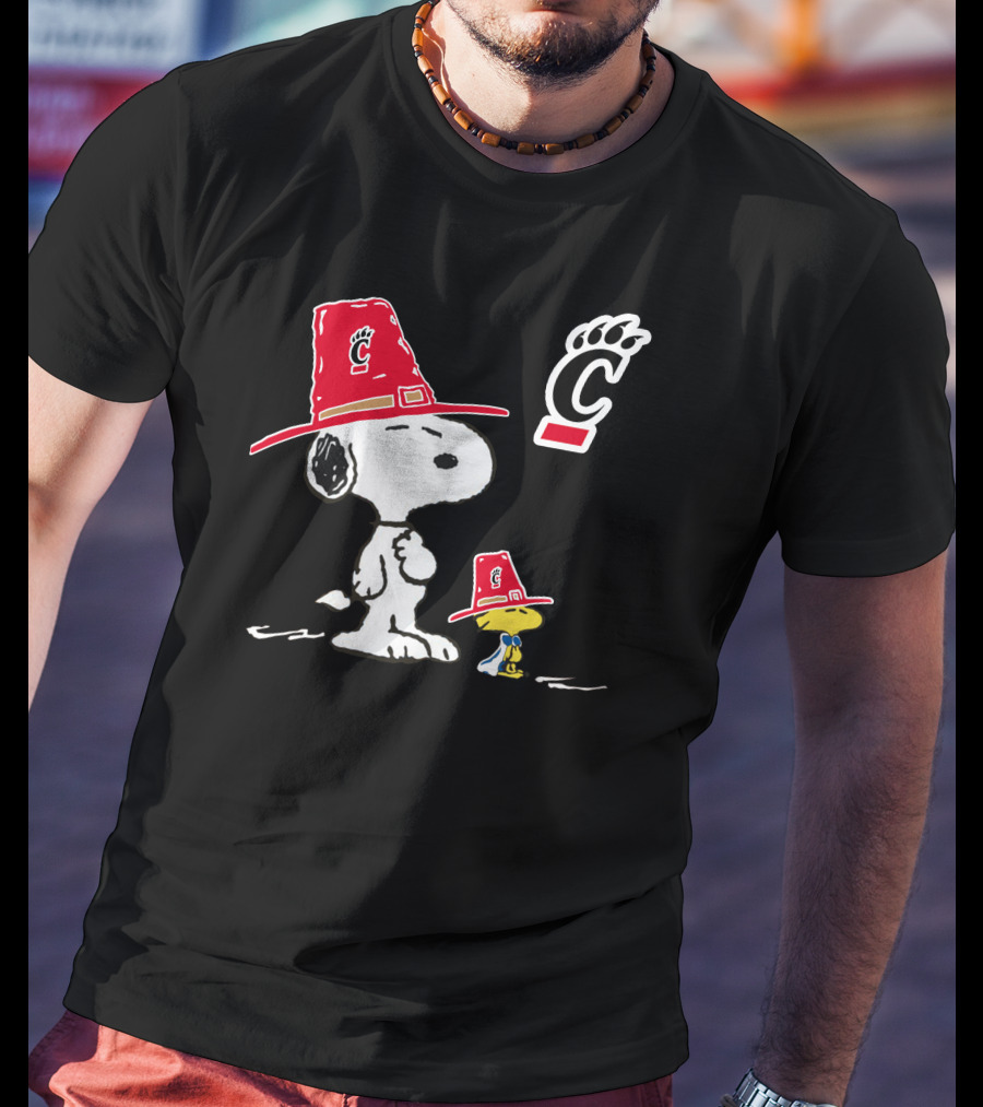 Cincinnati Bearcats Snoopy With Red Hats And Bearcats T-Shirt