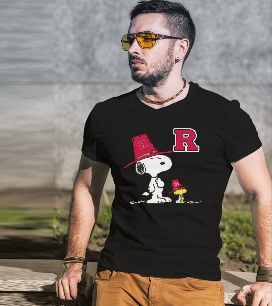 Rutgers Scarlet Knights Snoopy Woodstock Pilgrim Hat T-Shirt