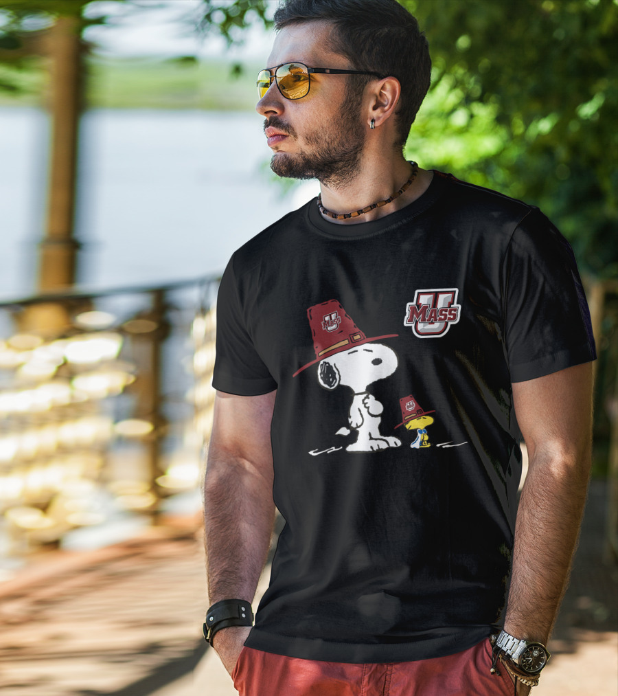 Umass Minutemen Snoopy Woodstock Peanuts Umass T-Shirt