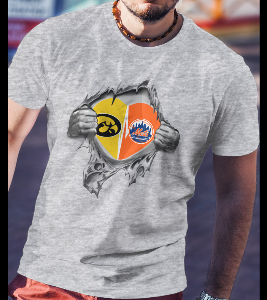 Iowa Hawkeyes Heart New York Mets Tearing Hands T-Shirt
