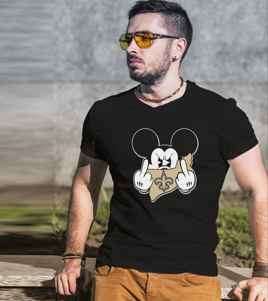 Mickey Mouse New Orleans Saints Fleur-De-Lis Gesture T-Shirt