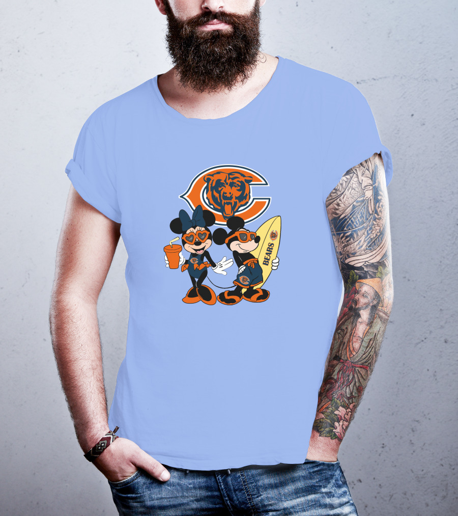 Bears Mickey Happy Vacation Chicago Football Theme Minnie And Mickey Beach Fun T-Shirt
