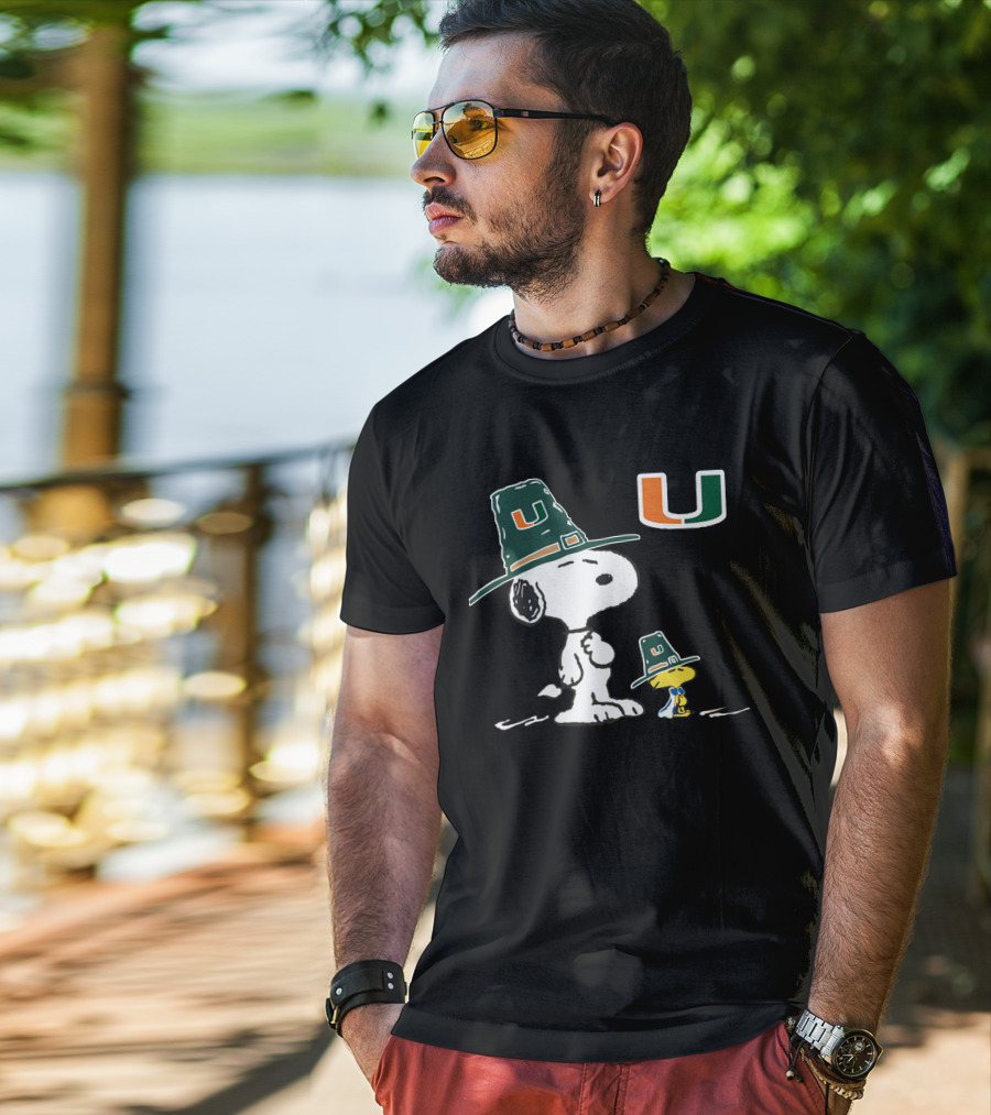 Miami Hurricanes Snoopy Woodstock Pilgrim Hats University T-Shirt