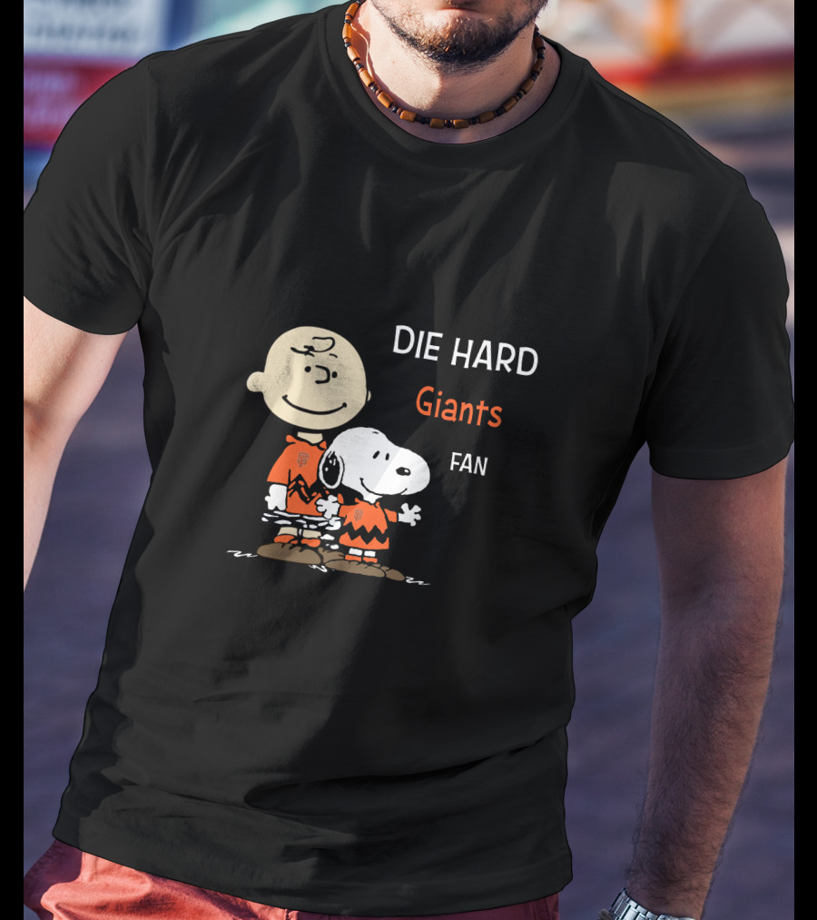 Die Hard Giants Fan Snoopy With Charlie Brown T-Shirt
