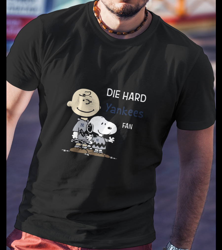 Die Hard Yankees Fan Snoopy And Charlie Brown T-Shirt
