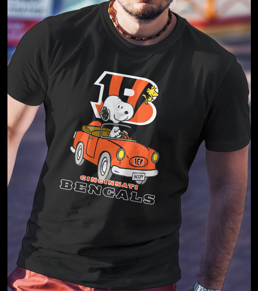 Cincinnati Bengals Snoopy Driving Woodstock Car NFL Peanuts T-Shirt