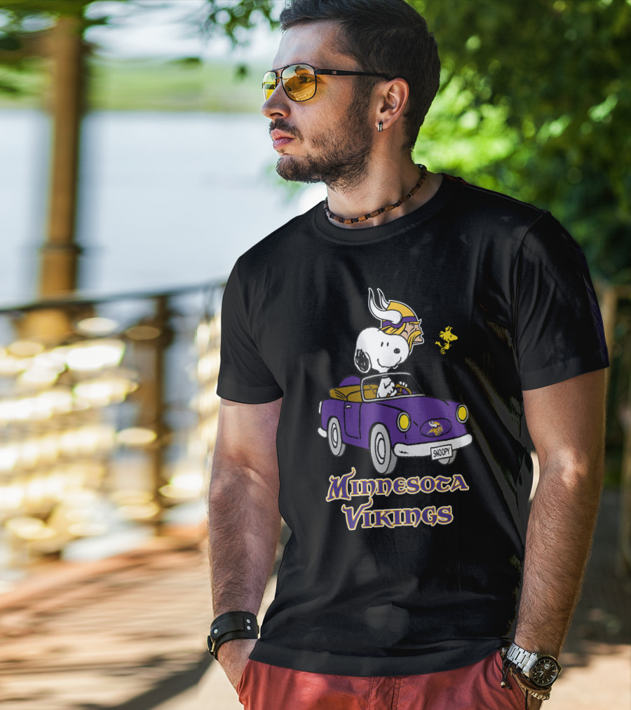 Minnesota Vikings Snoopy Car Ride T-Shirt