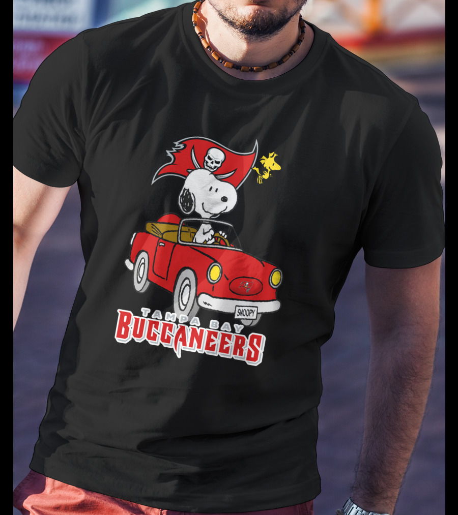 Tampa Bay Buccaneers Snoopy Driving Peanuts Woodstock Car Football Fan T-Shirt
