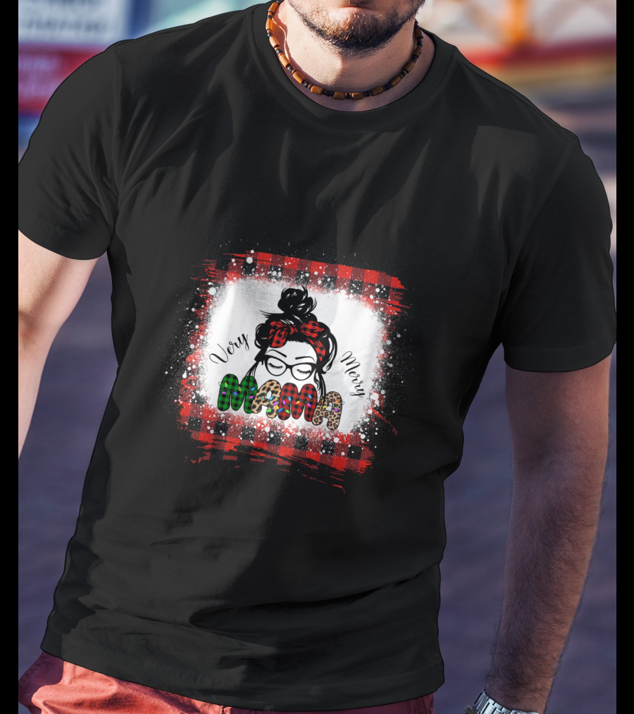 Very Merry Mama Christmas Plaid Bun Glasses T-Shirt