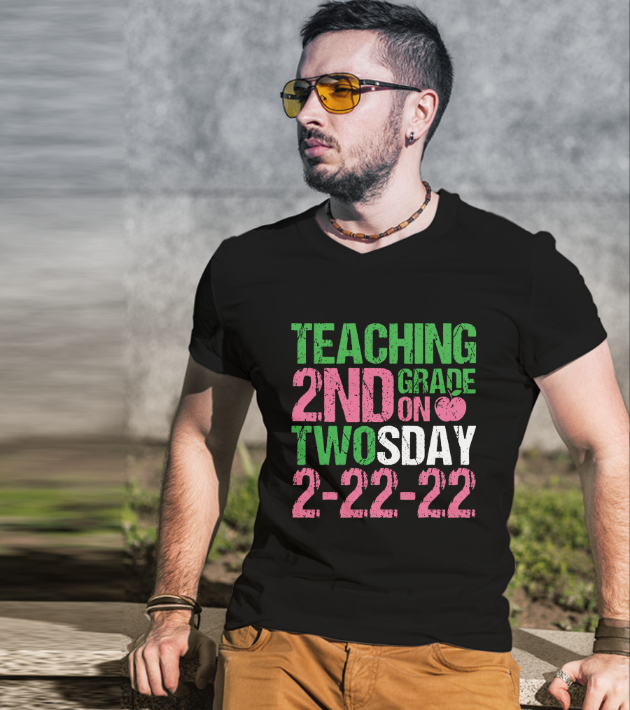 Teaching 2nd Grade On Twosday 2-22-22 Apple T-Shirt