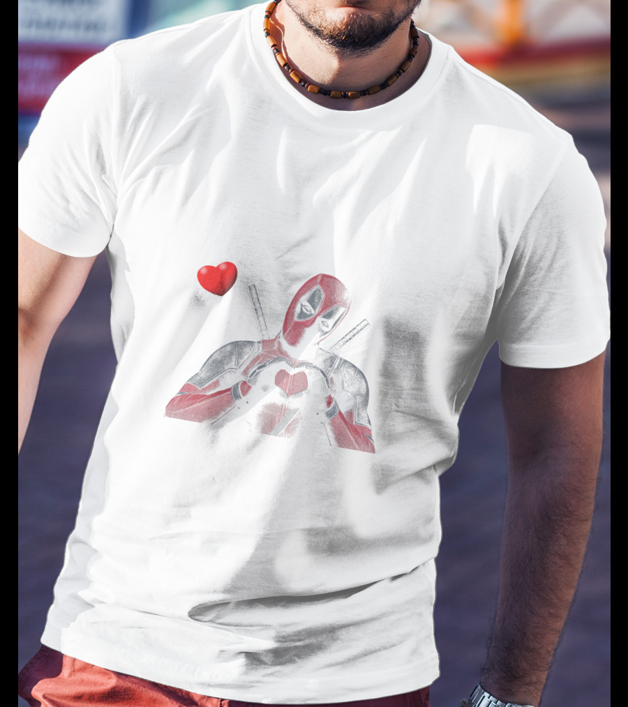 I Bet It Feels Huge In This Hand Deadpool Heart Emoji T-Shirt