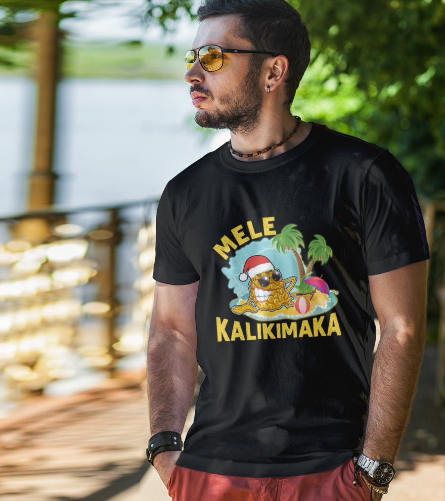 Mele Kalikimaka Hawaiian Pineapple With Santa Hat Tropical Christmas Vibes T-Shirt