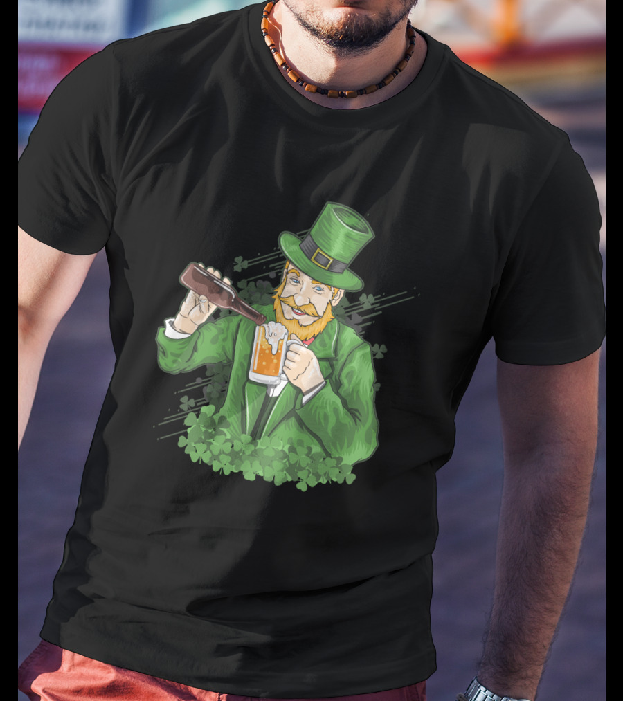 St Patrick's Day Leprechaun Pouring Shamrock Beer T-Shirt