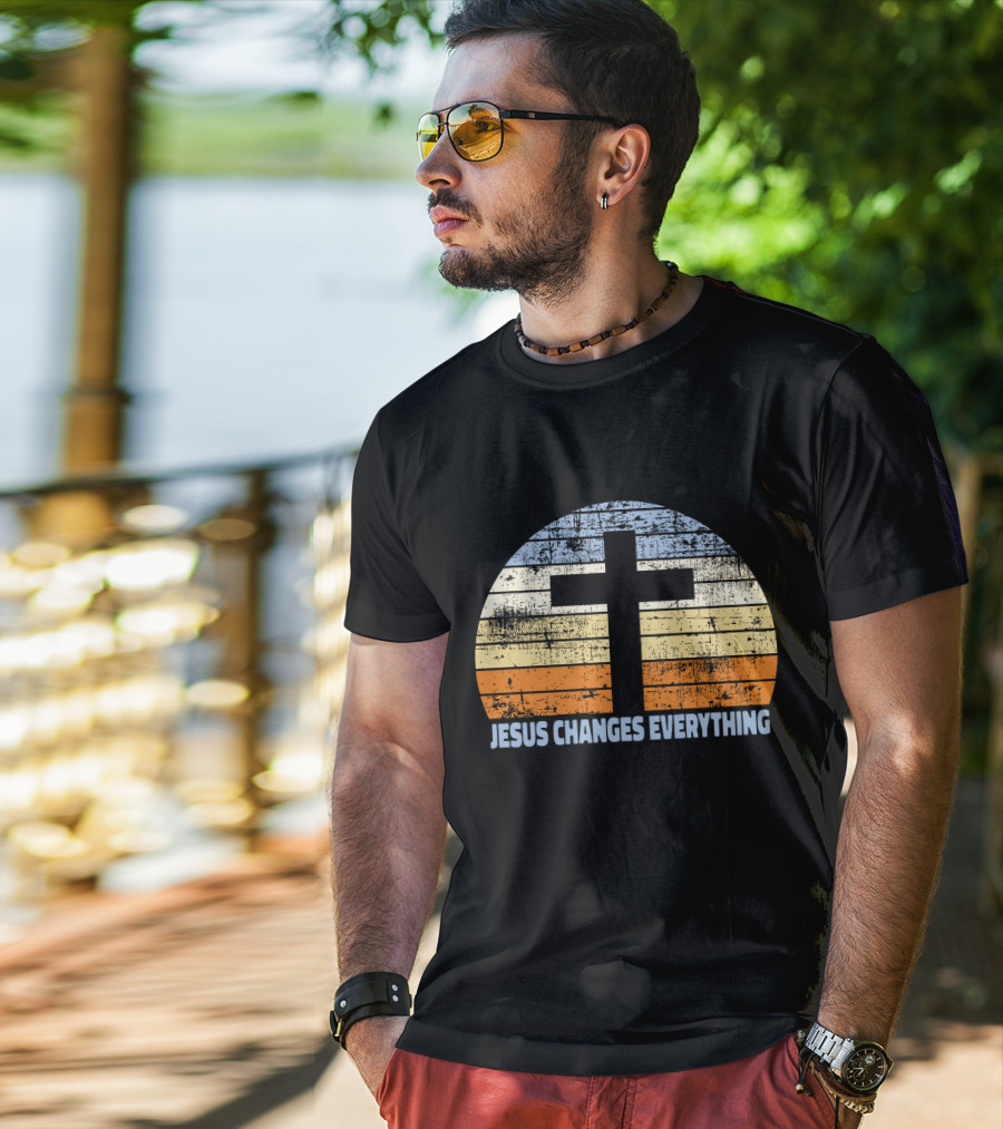 Faith Cross Jesus Changes Everything Vintage Christian Retro Sunset T-Shirt